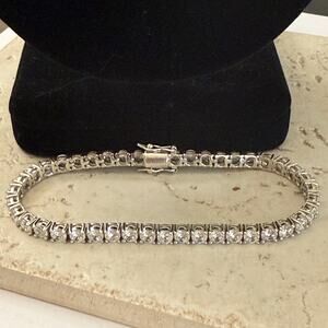Radiance by Absolute Magic Magnet Clasp Line Bracelet  Med Round Cut Silver